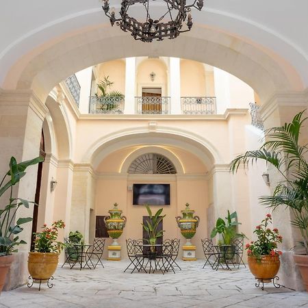 Il Cavaliere Al Borgo Antico Hotel Copertino Bagian luar foto