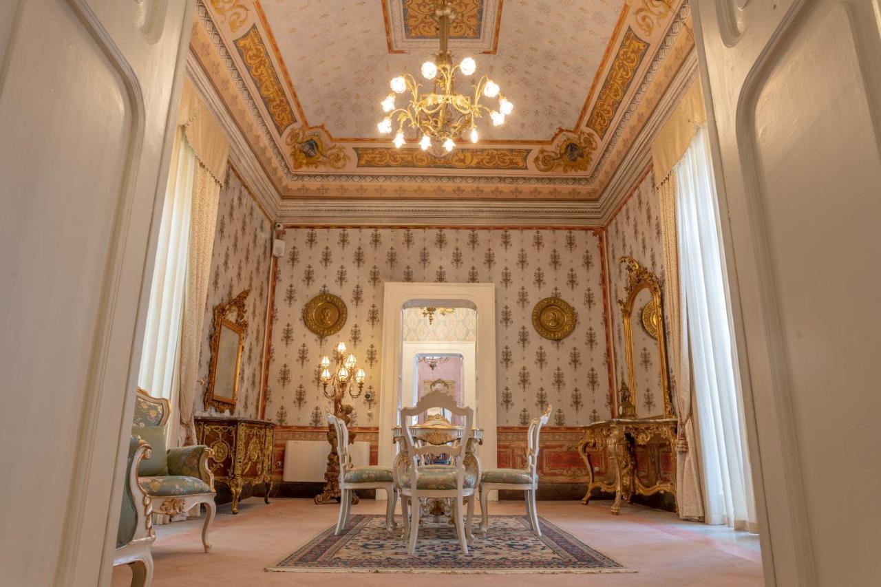 Il Cavaliere Al Borgo Antico Hotel Copertino Bagian luar foto