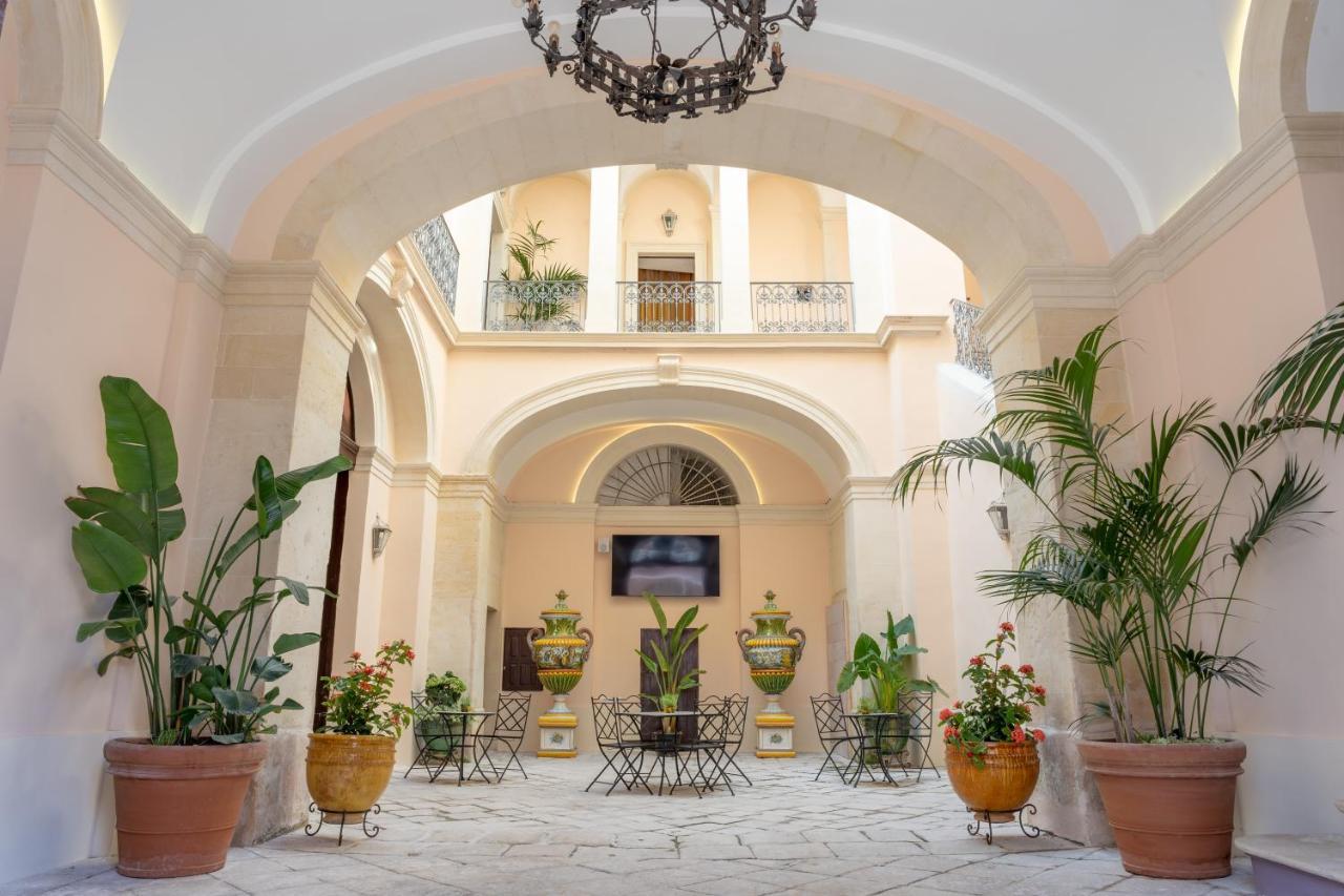 Il Cavaliere Al Borgo Antico Hotel Copertino Bagian luar foto