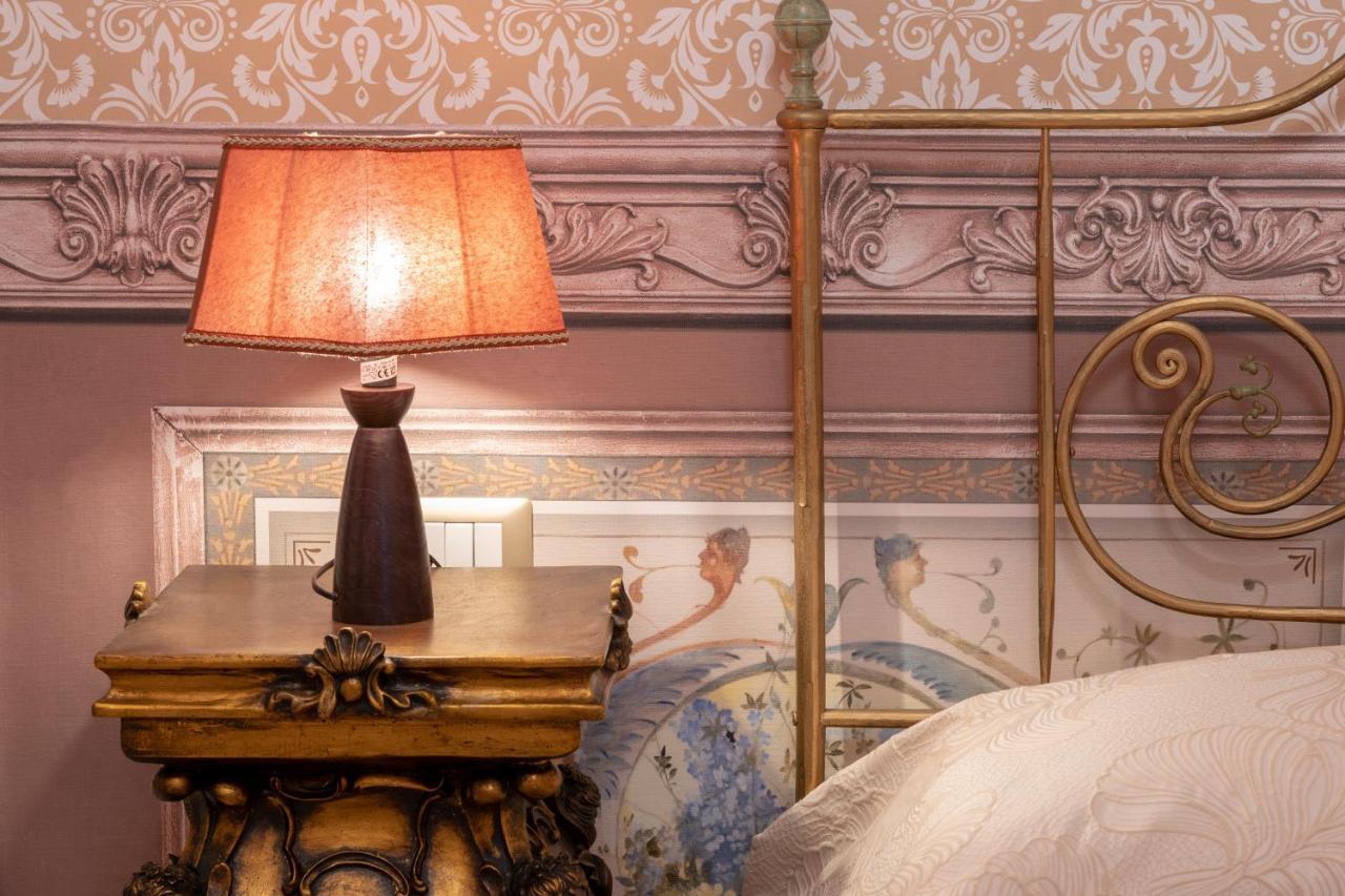 Il Cavaliere Al Borgo Antico Hotel Copertino Bagian luar foto