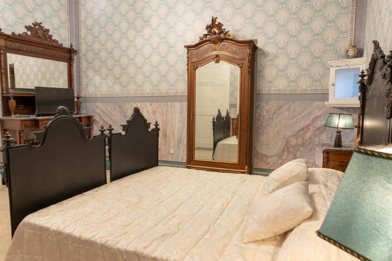 Il Cavaliere Al Borgo Antico Hotel Copertino Bagian luar foto