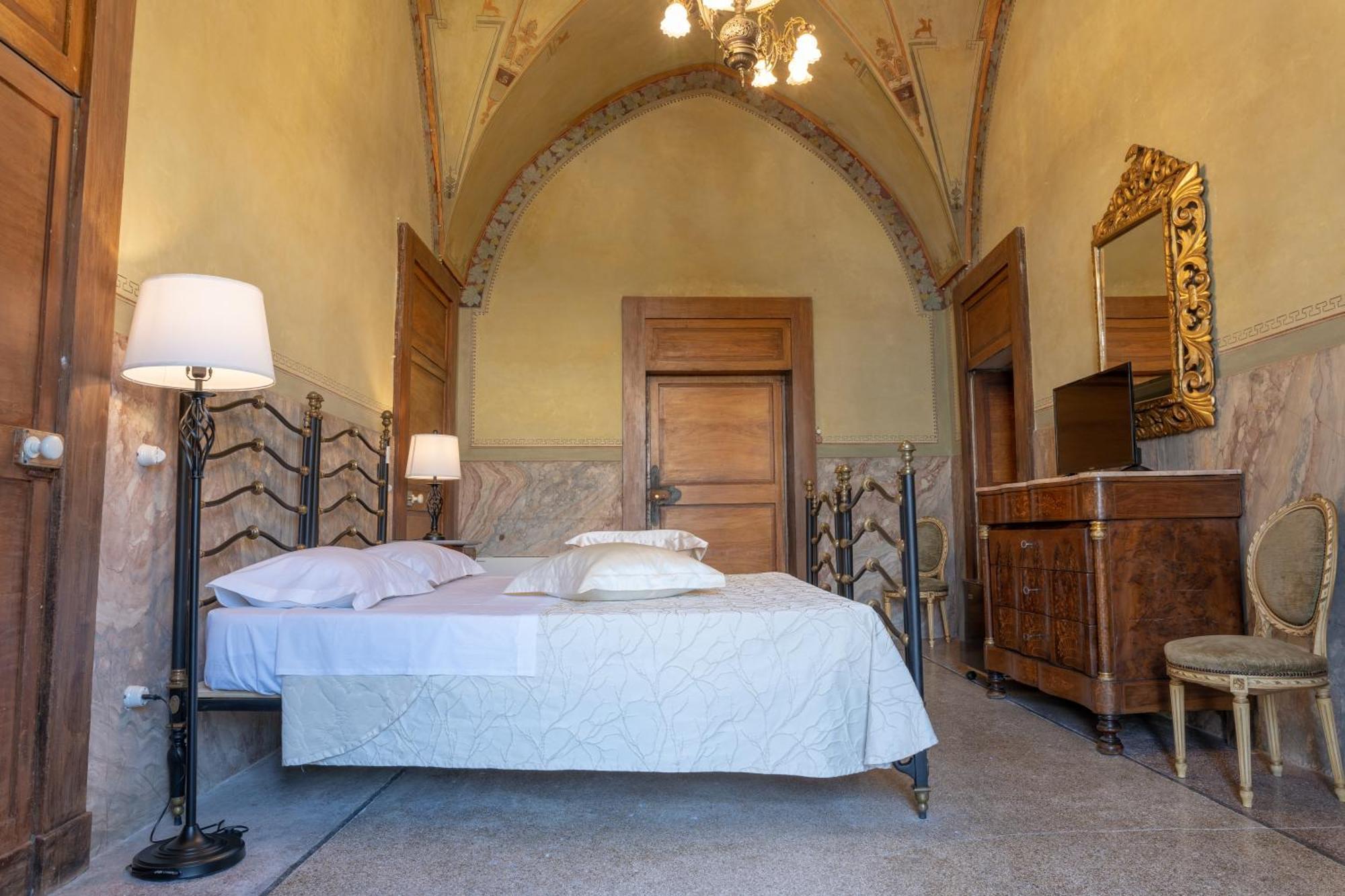 Il Cavaliere Al Borgo Antico Hotel Copertino Bagian luar foto
