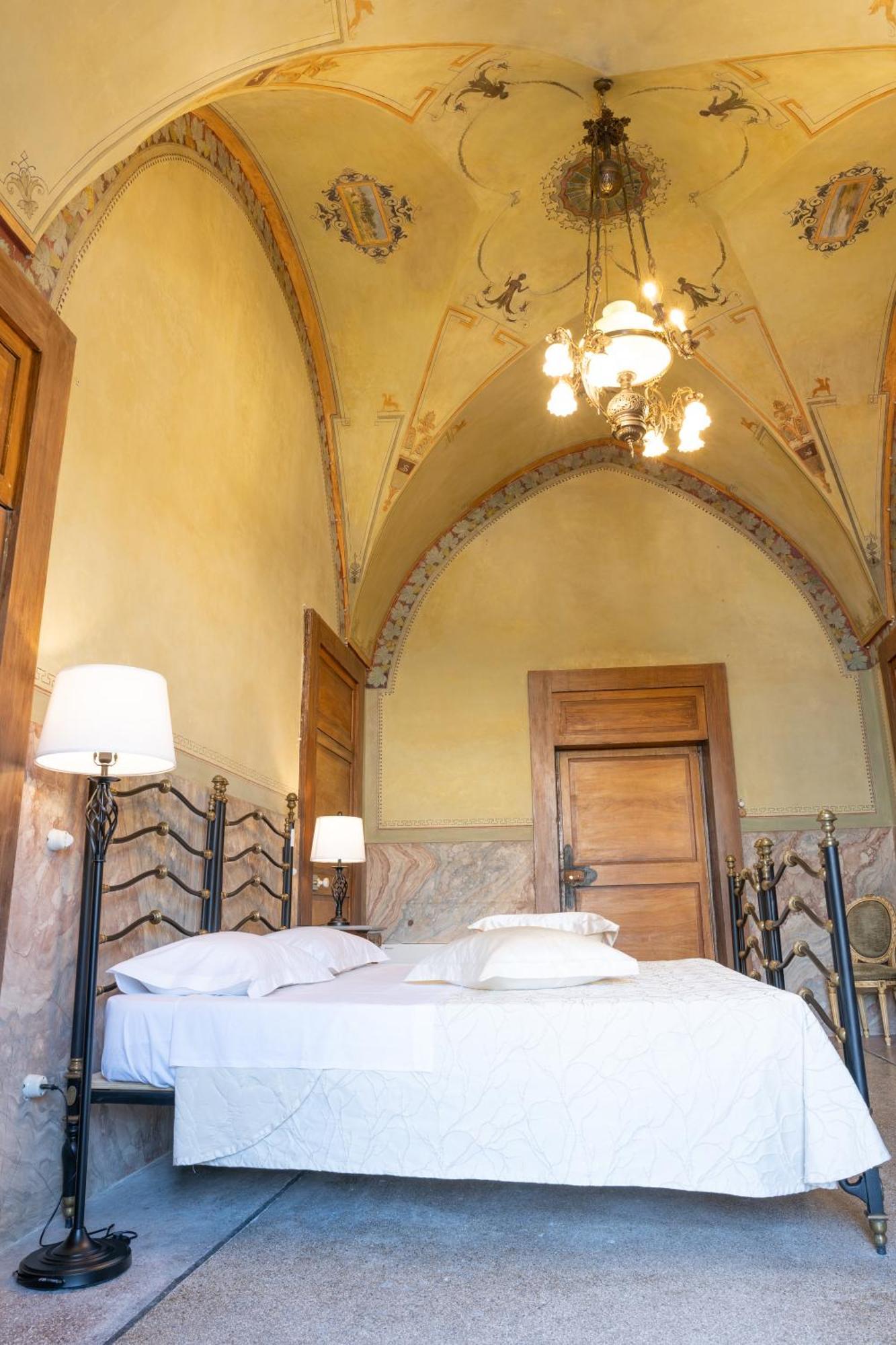 Il Cavaliere Al Borgo Antico Hotel Copertino Bagian luar foto